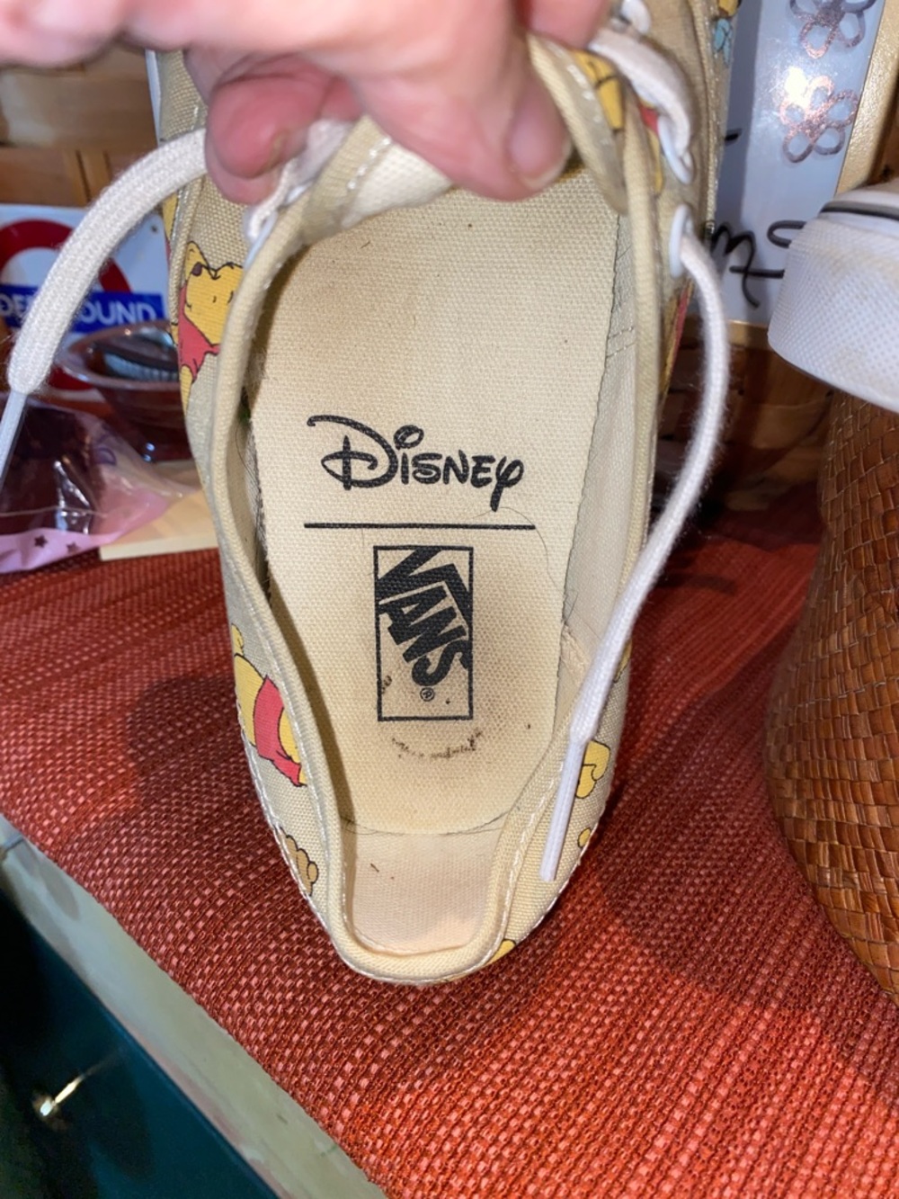 VANS Disney Winnie the Pooh Limited Edition Sneakers Shoes Women’s 9.5 - Men’s 8 - Picture 11 of 11